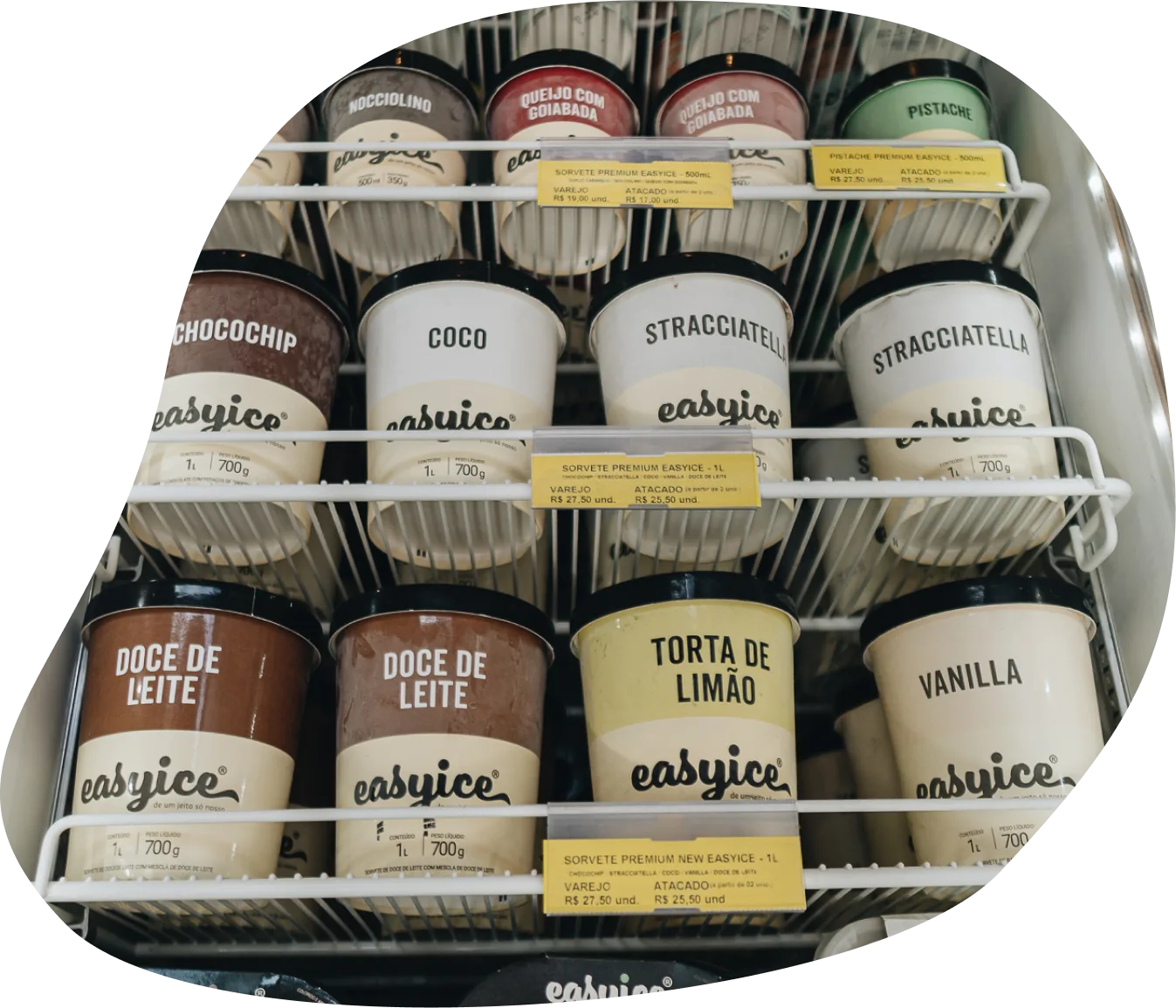Freezer com sorvetes Easyice
